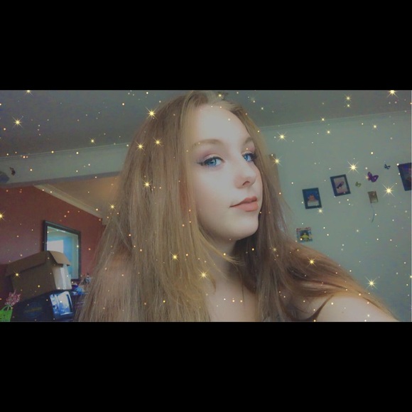 Meet your Posher, Lily - Picture 1 of 3